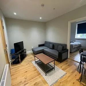  Apartamento Lovely 1 Bedroom With On Street Parking