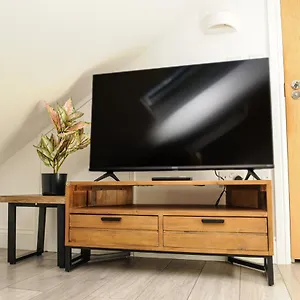  Apartamento Luxury 5 Star - Parking, Garden, Nr Greater Metro Stations
